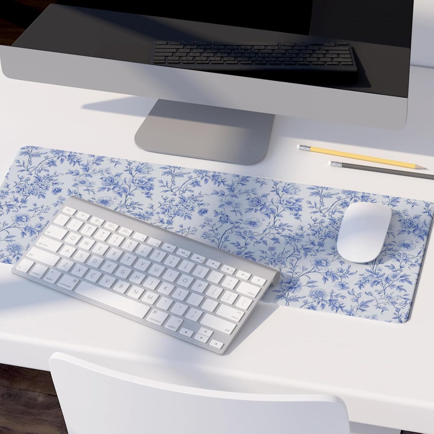 Light Blue Chinoiserie Mouse Pad,Vintage Blue And White Floral Desk Mat,XL Large Vintage Floral Preppy Mouse Pad,Girly Gaming Mousepad,Girly Laptop Desk Mat For Dorm Home Office,31.5x11.8 Inch