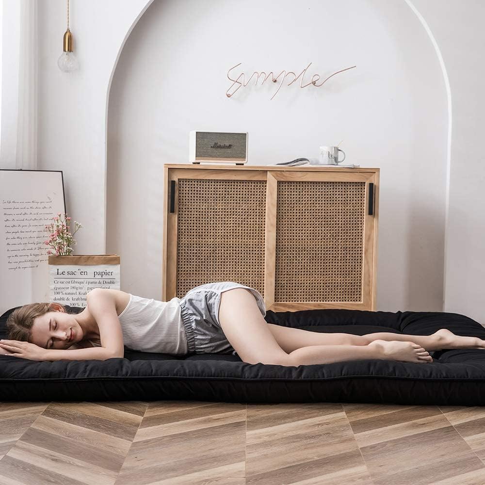 MAXYOYO Japanese Floor Mattress Futon Mattress, 4" Thicken Tatami Mat Sleeping Pad Foldable Roll Up Mat Boys Girls Dormitory Pad Kids Floor Lounger Pillow Bed, Black, Queen