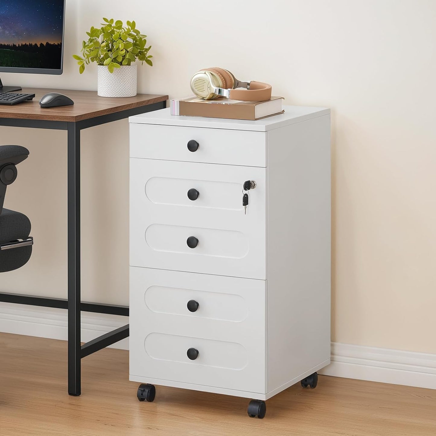 HOOBRO 3 Drawer File Cabinet with Lock, Wooden Farmhouse Office Storage Cabinet, Under Desk Mobile Filing Cabinet fits Letter / A4 Size for Home Office, Modern Rolling Printer Cart, White WT32WJ01