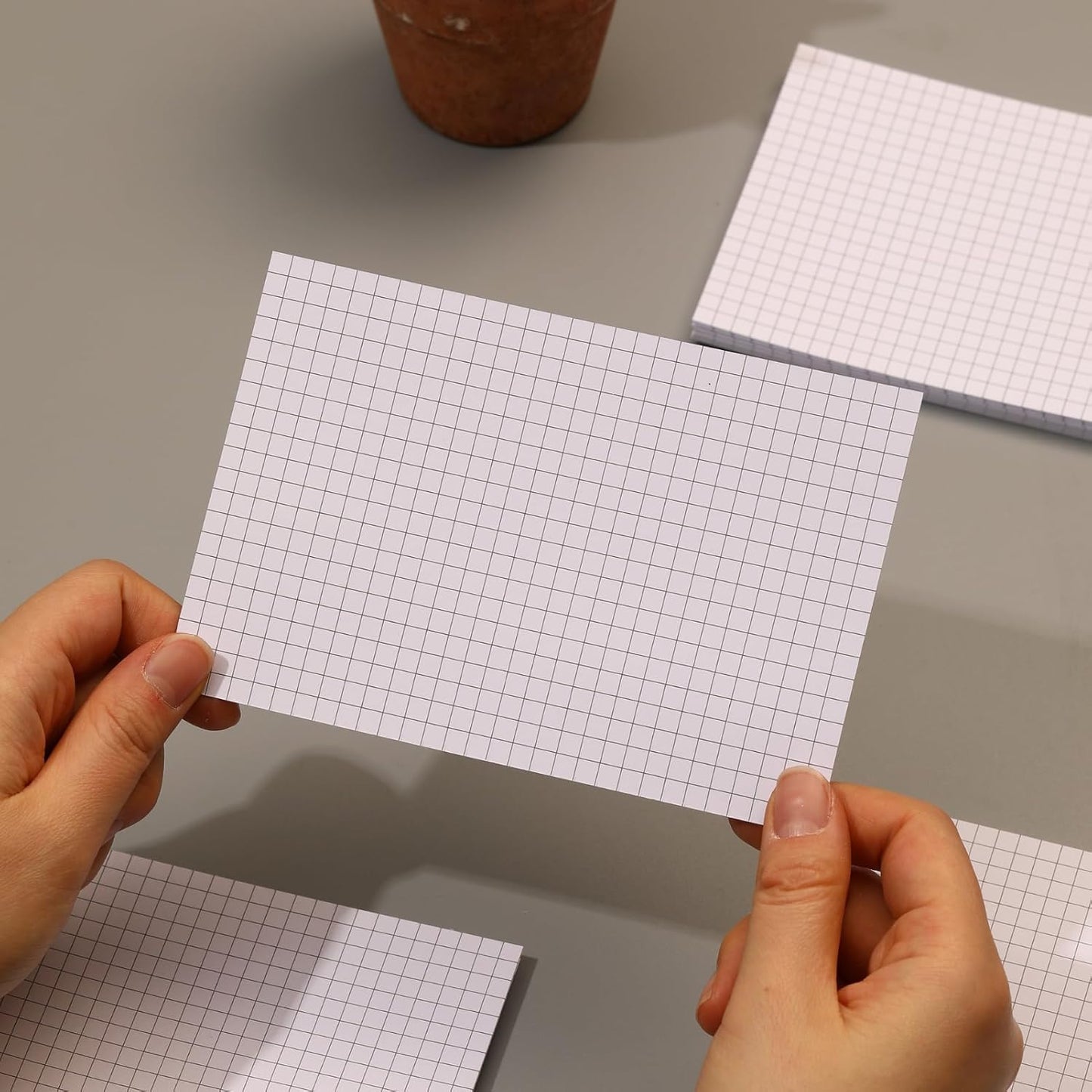 Extra Heavyweight Grid Index Cards 4x6 Inch 92lb Weight Double Sided Graph Ruled Notecards Thick Flash Cards for Note-Taking, Studying, and Organization, Ideal for School, Home and Office - 200 Count