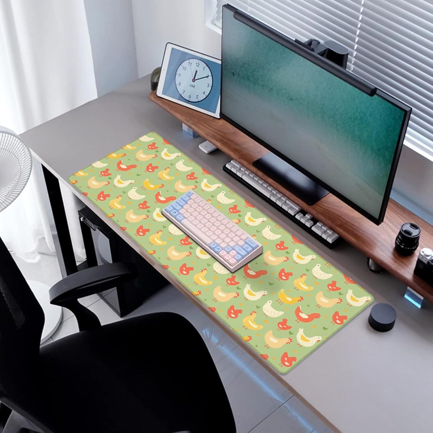 Chicken Gaming Mouse Pad, Desk Mat, Non-Slip Rubber Base Cool Aesthetic MousePads for Computer Laptop Keyboard Office School Home Desktop Accessories Decor 31.5" x 11.8"